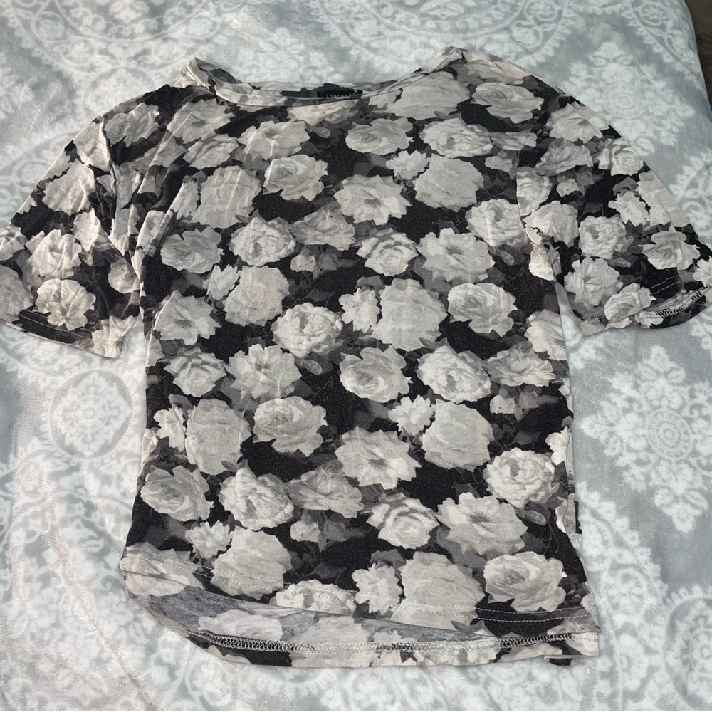 Forever 21 Black and Gray Floral Crop Top